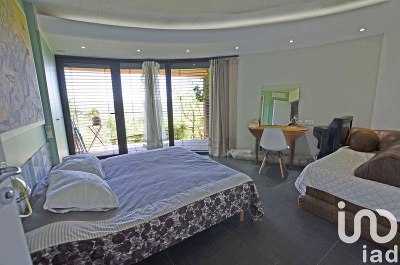 Maison de maîtres - 300 m² - 8 pièces