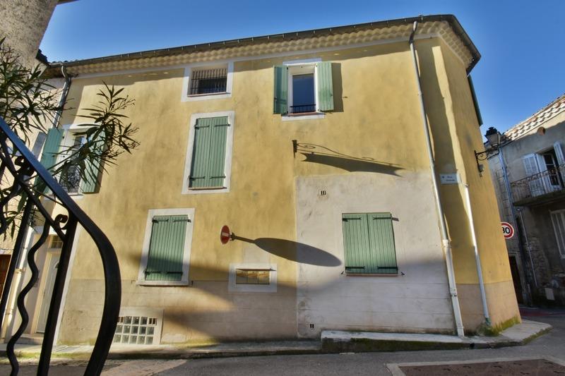 Immeuble - 121 m² - 6 pièces