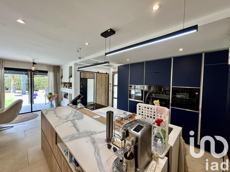 Maison - 200 m² - 7 pièces