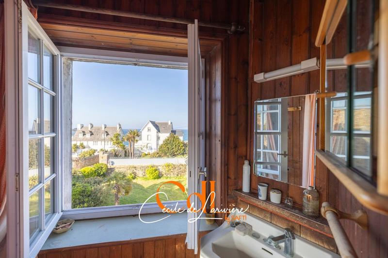 Maison - 240 m² - 8 pièces