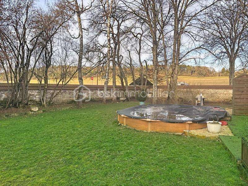 Maison traditionnelle - 153 m² - 7 pièces