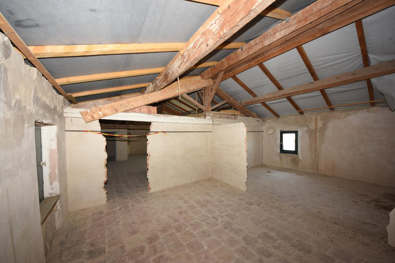 Maison - 265 m² - 9 pièces