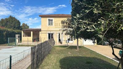 Maison - 93 m² - 4 pièces