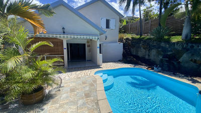 Maison - 95 m² - 5 pièces