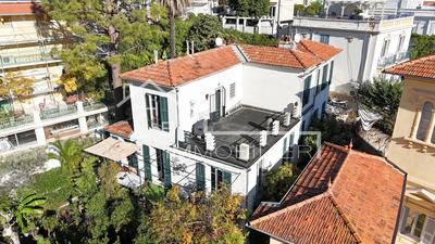 Appartement - 156 m² - 5 pièces