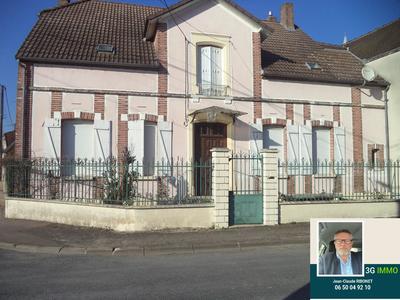 Maison de village - 190 m² - 8 pièces