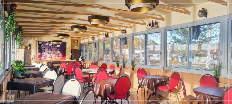 Local commercial - 256 m² - 8 pièces