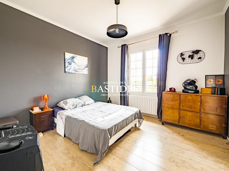 Maison traditionnelle - 175 m² - 8 pièces