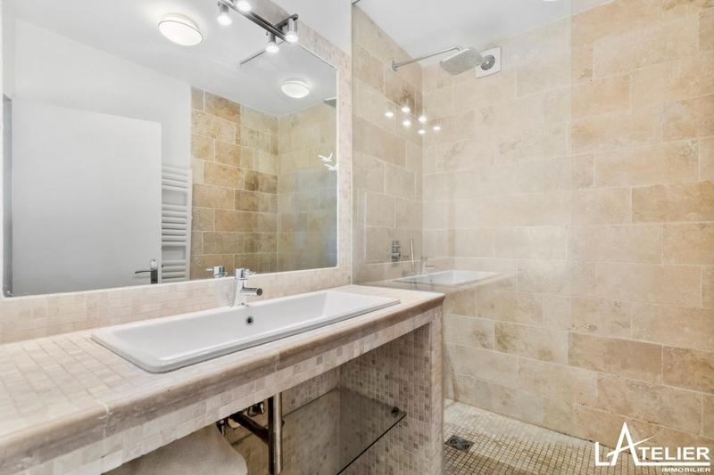 Maison - 215 m² - 8 pièces