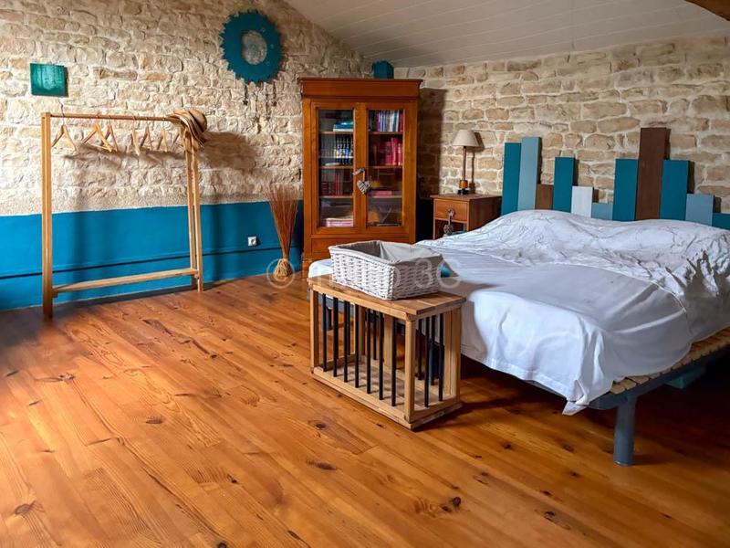 Maison en pierre - 201 m² - 8 pièces