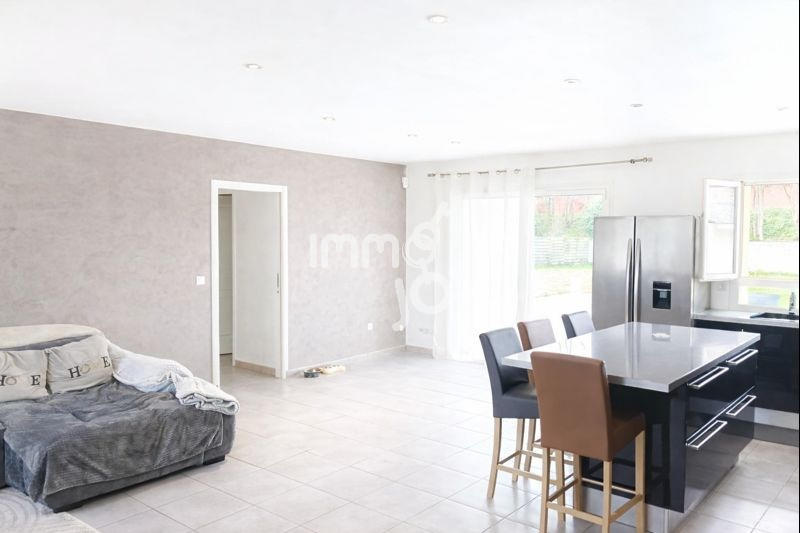 Maison - 96 m² - 4 pièces