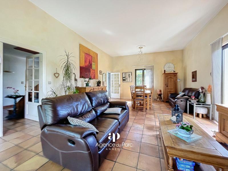 Maison traditionnelle - 185 m² - 8 pièces