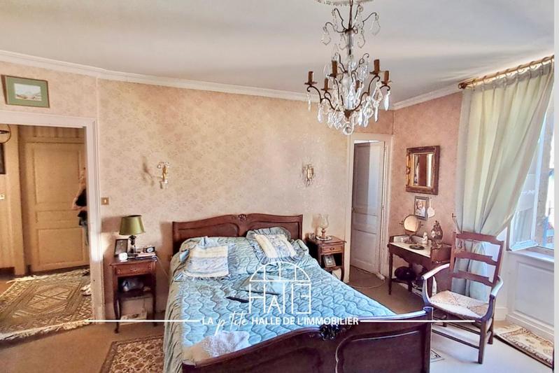 Maison - 214 m² - 6 pièces