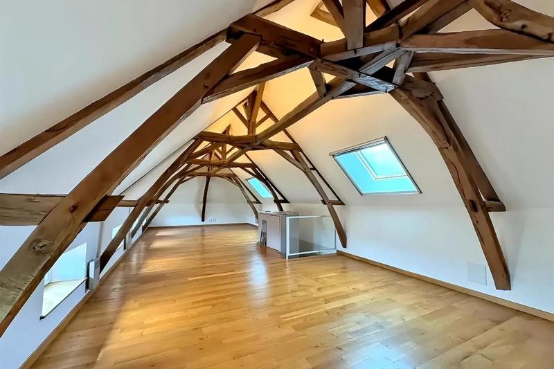 Demeure - 234 m² - 7 pièces