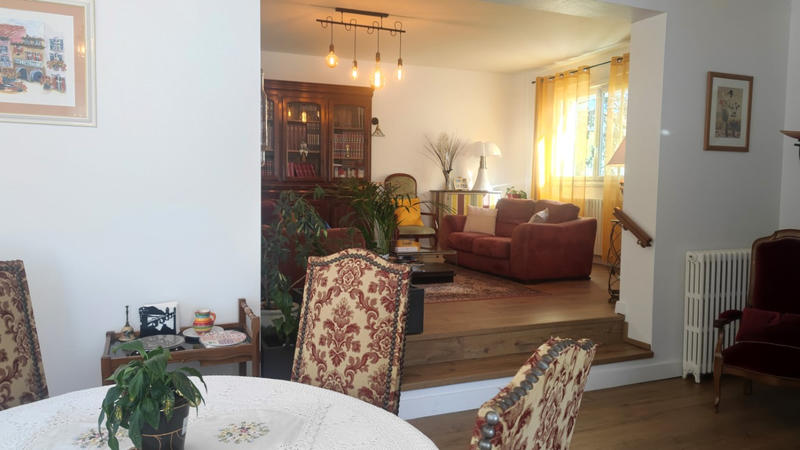 Maison - 230 m² - 6 pièces