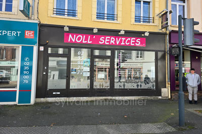 Local commercial - 45 m² - 2 pièces