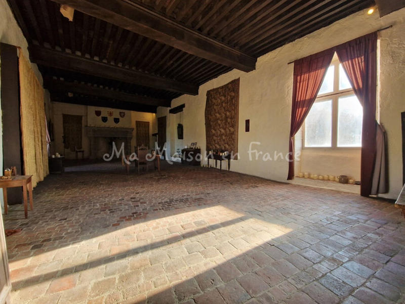 Château - 620 m² - 1 pièce