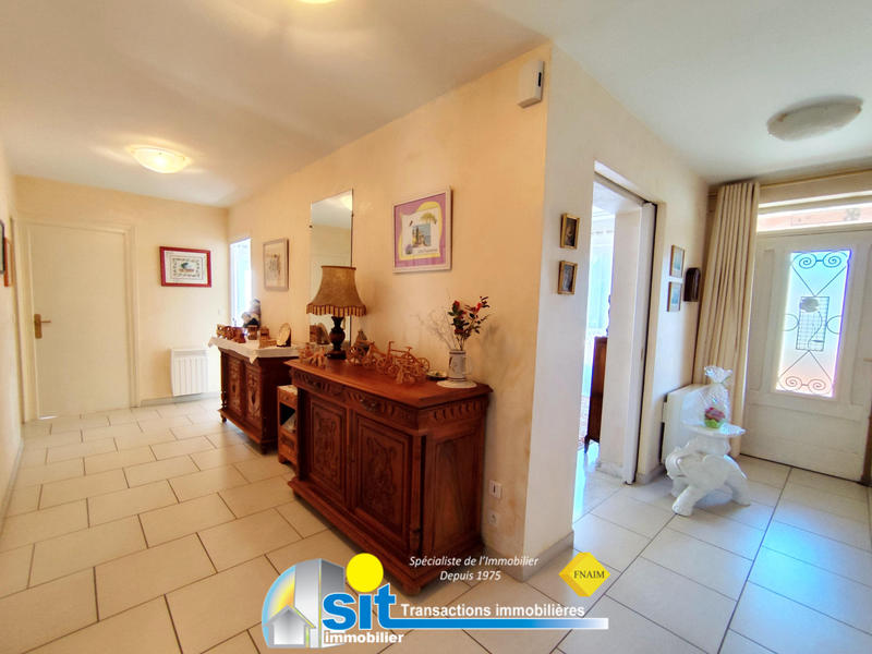 Maison - 201 m² - 6 pièces