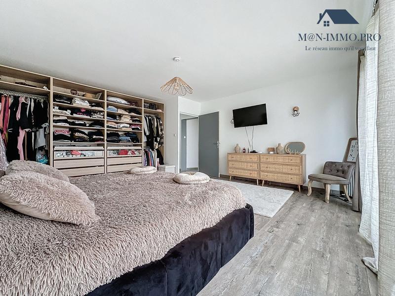 Maison traditionnelle - 205 m² - 6 pièces