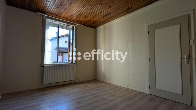Maison - 96 m² - 5 pièces