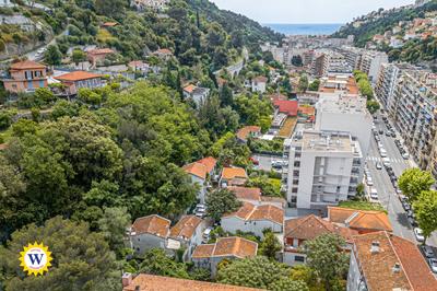 Immeuble - 104 m² - 5 pièces