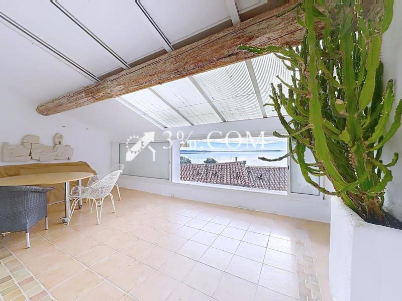 Maison - 215 m² - 8 pièces