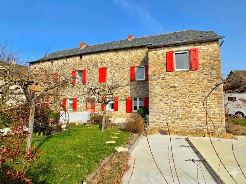 Maison - 277 m² - 9 pièces