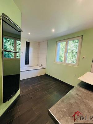 Maison - 240 m² - 7 pièces