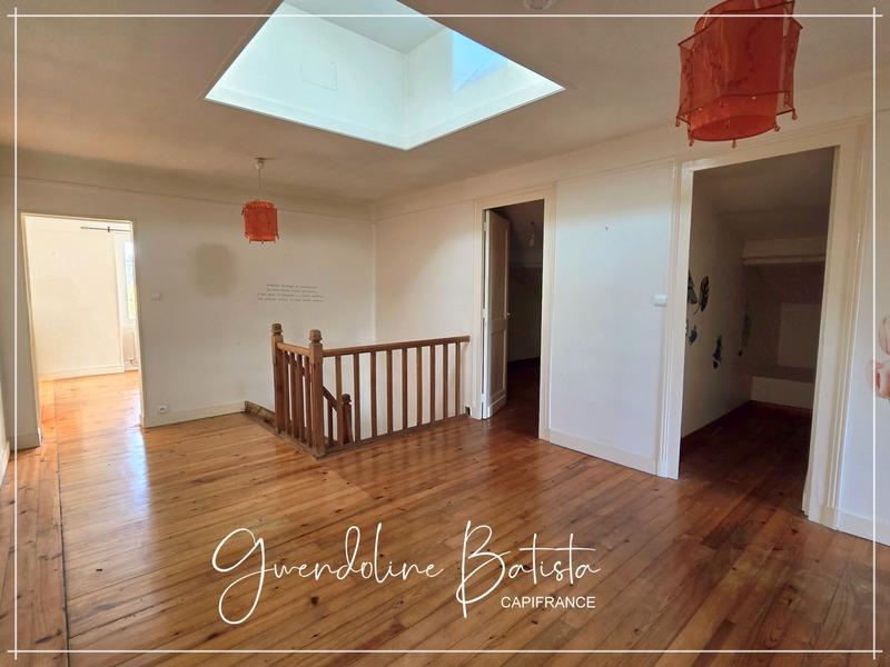 Maison bourgeoise - 240 m² - 10 pièces