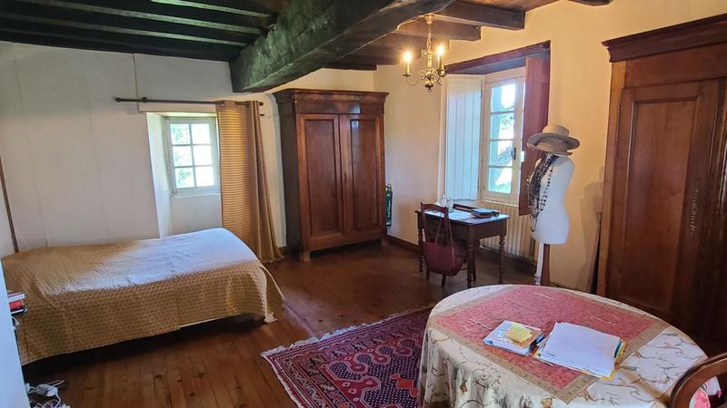 Maison - 270 m² - 8 pièces