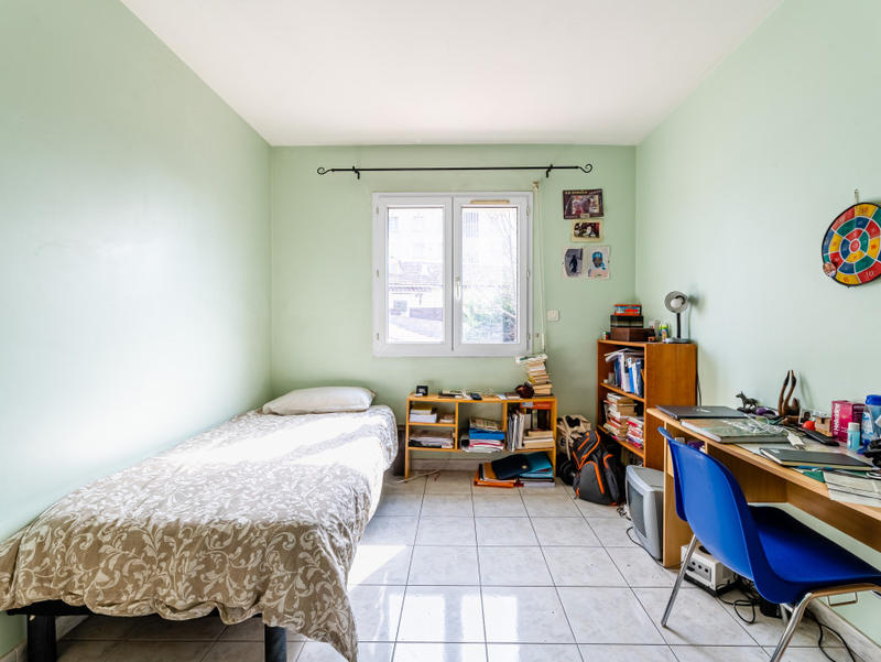 Maison - 232 m² - 12 pièces