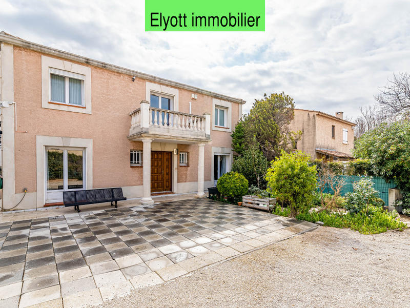 Maison - 232 m² - 12 pièces