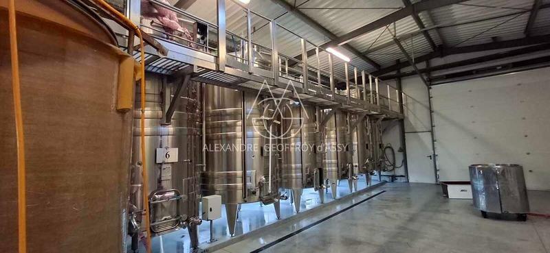 Propriété - 650 m² - 8 pièces