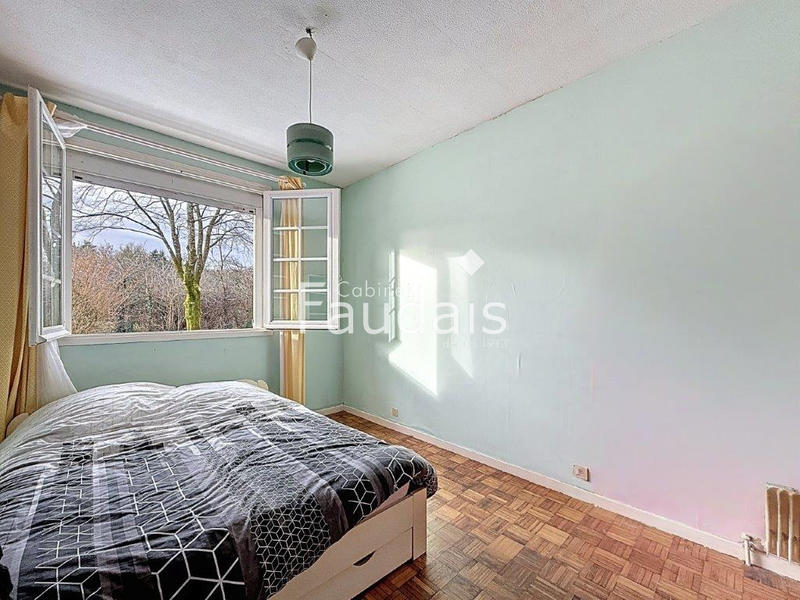 Maison - 135 m² - 9 pièces