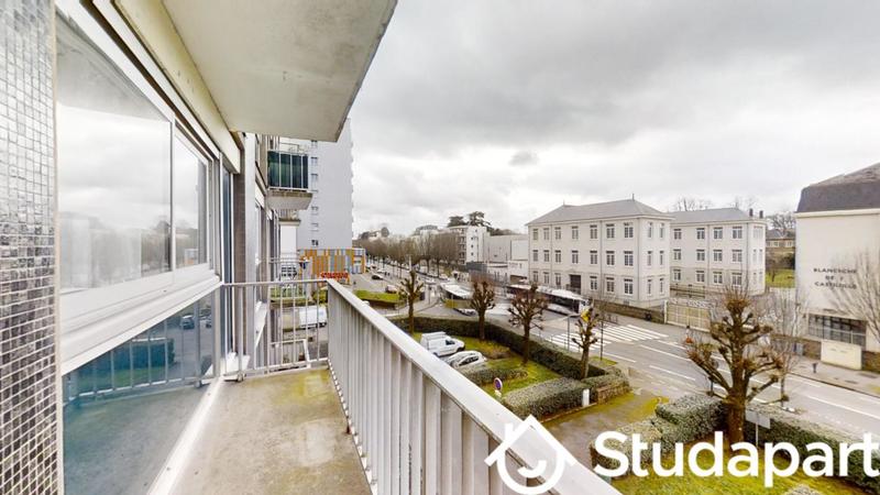 Chambre - 85 m² - 1 pièce