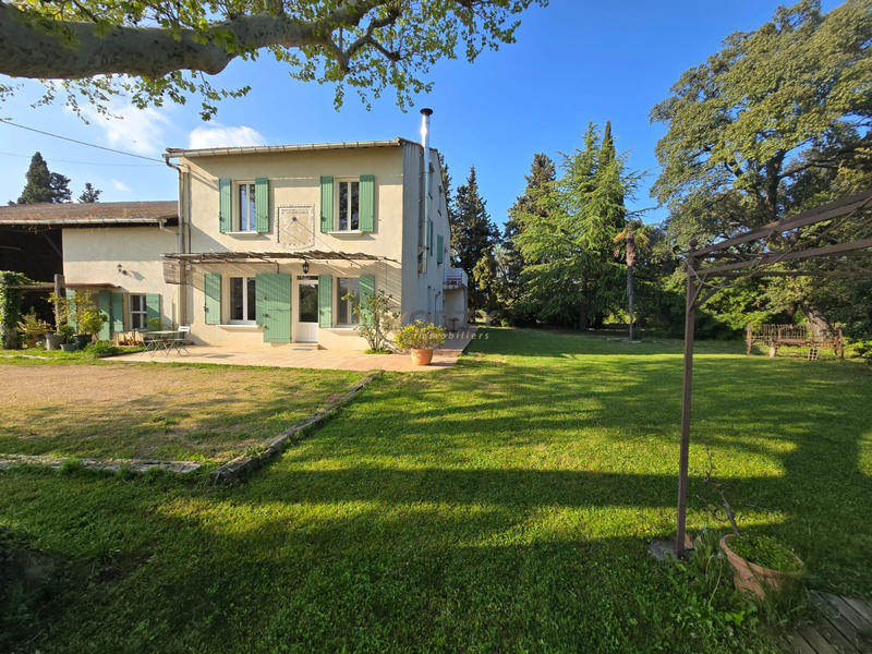 Mas - 270 m² - 7 pièces