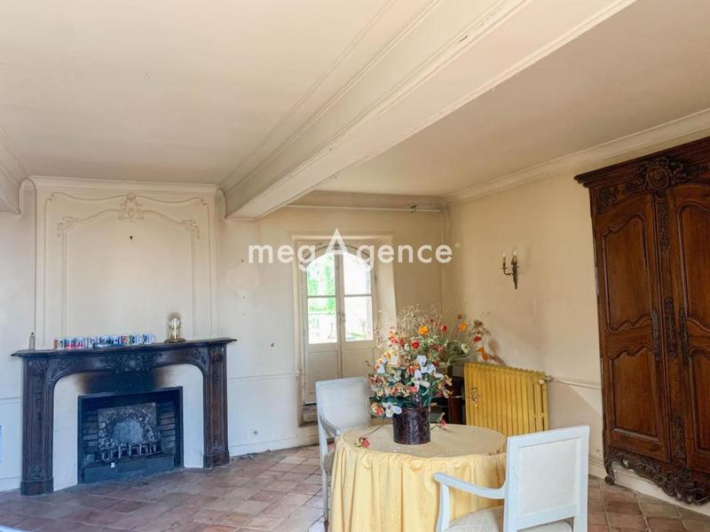 Propriété - 1 000 m² - 12 pièces