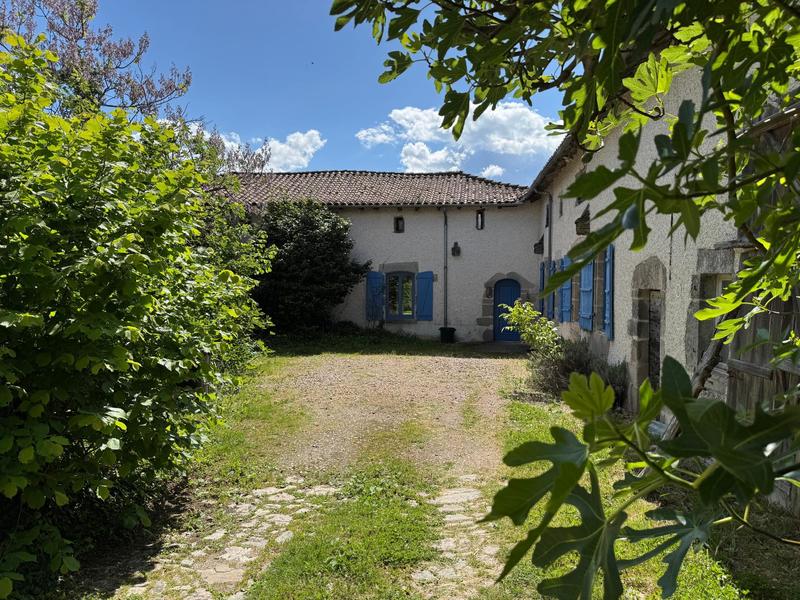 Maison - 255 m² - 8 pièces