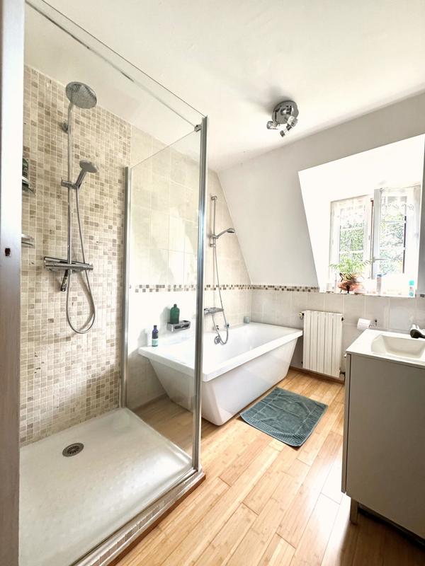 Maison - 175 m² - 7 pièces