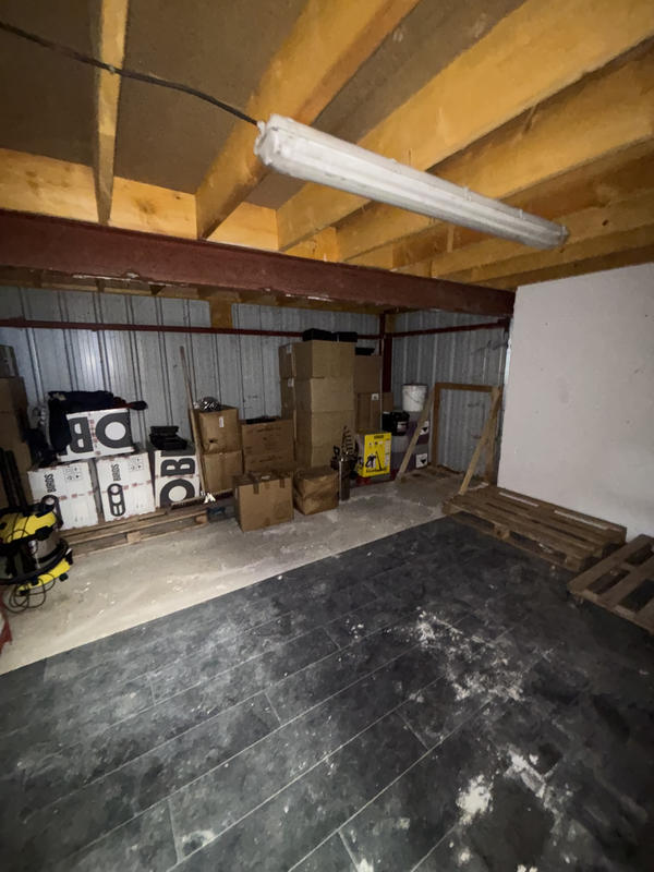 Local d'activités - 220 m²