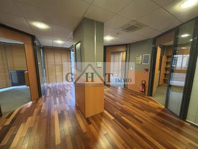 Local commercial - 284 m²