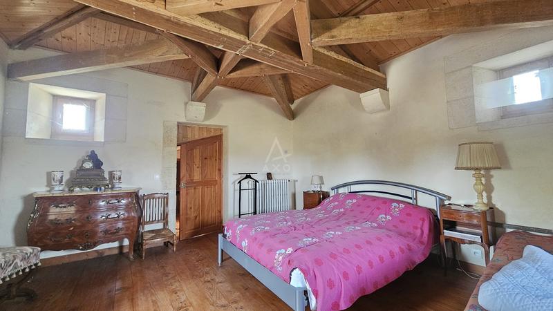 Maison - 337 m² - 6 pièces