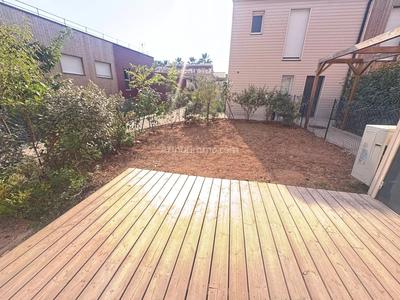 Maison - 80 m² - 4 pièces