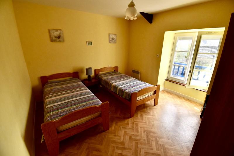 Maison traditionnelle - 105 m² - 5 pièces