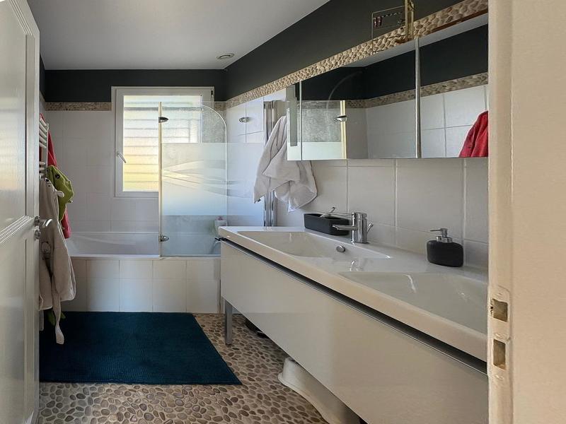 Villa - 206 m² - 5 pièces