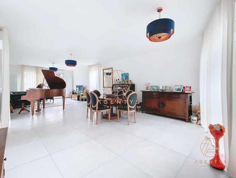 Maison - 165 m² - 7 pièces