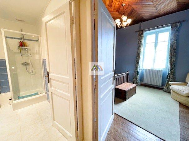 Maison - 283 m² - 8 pièces