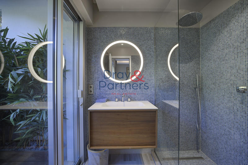 Appartement - 150 m² - 5 pièces