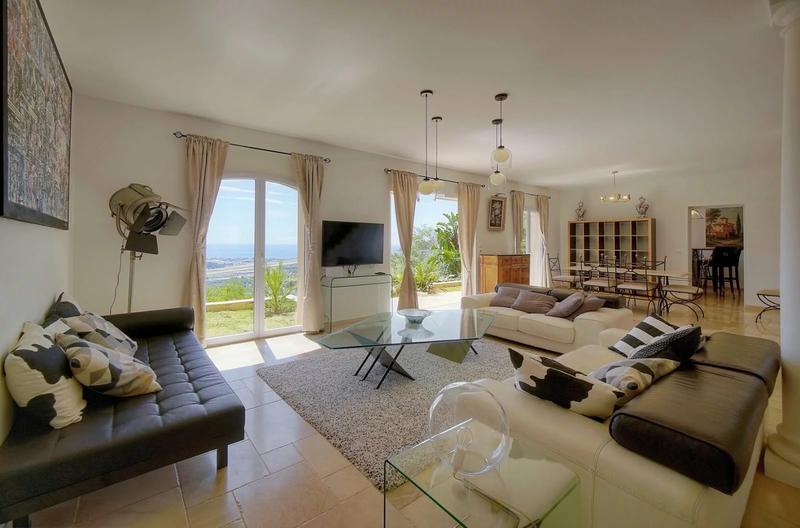 Villa - 210 m² - 5 pièces