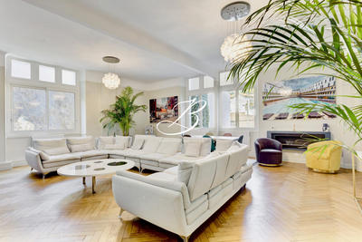 Appartement - 165 m² - 4 pièces